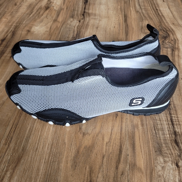 Skechers Sport Womens Size 10 Bikers Outburst zip up Sneaker - Picture 3 of 10